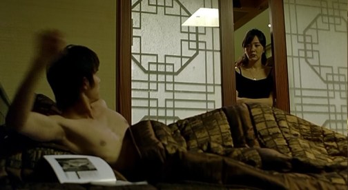 Drifter Tae-suk is caught by abused house-wife Sun-hwa