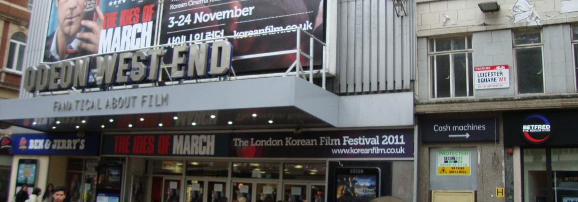 LKFF Day 1 - Fans queue for SHINee