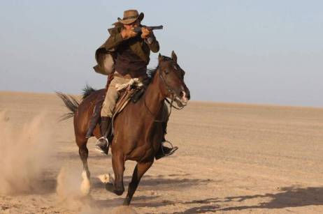 Do-won ('The Good') pursues his targets