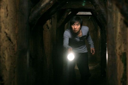 Hae-gook must traverse a literal tunnel of deceit