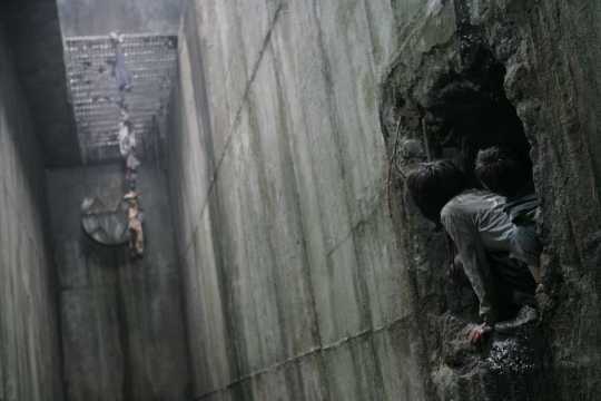 Hyeon-seo is taken to the monster's lair