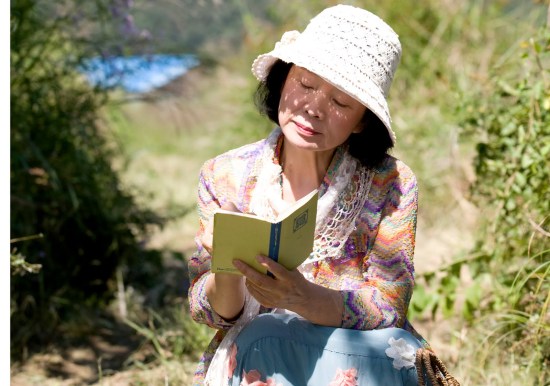 Mi-ja searches for the inspiration to write her first poem