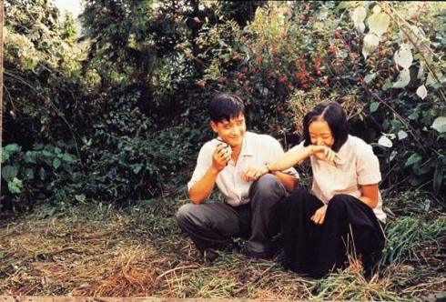Soo-ha and Hong-yeong share a tender moment Soo-ha and Hong-yeong share a tender moment