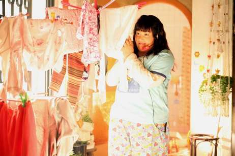 Han-na's obese physique belies her talent as a gifted singer