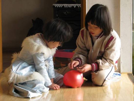Jin and Bin work hard to fill their piggy bank Jin and Bin work hard to fill their piggy bank