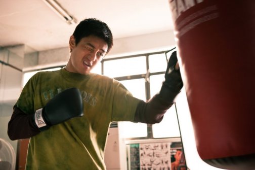 Wan-deuk is encouraged to take up kickboxing