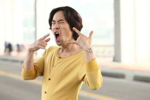 Jin-oh's wacky antics continually entertain