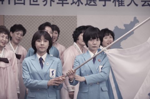 The champions from the North and South unwillingly join forces The champions from the North and South unwillingly join forces