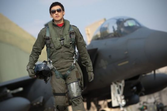 Tae-hoon is demoted due to his arrogance and inability to follow orders