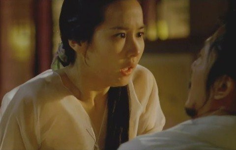 Choon-hyang falls for Bang-ja's charms, leading to erotically charged sequences
