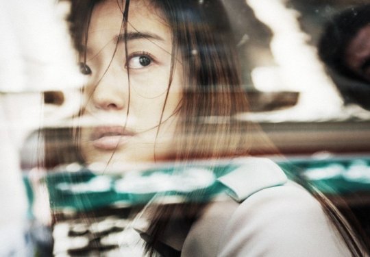 Jong-seong's wife, translator Jeong-hee, comes under suspicion as a traitor