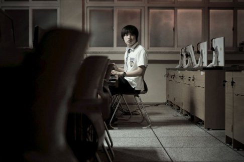 The intense stress and competition becomes to much to bear for Joon