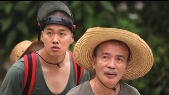 Greedy Ji-hoon works hard in order to inherit his fascist grandfather's estate